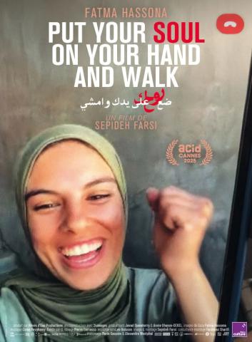 Affiche du film Put your soul on your hand and walk